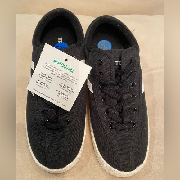 Tretorn women’s black and white sneakers size 7 - Picture 2 of 7